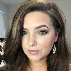 Meet your Posher, Brittney